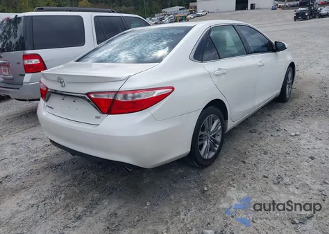 2015 Toyota Camry Se z USA, uszkodzony, nr VIN 4T1BF1FK3FU020309